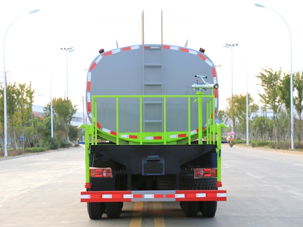 國(guó)六D3L后八輪19.3噸灑水車?