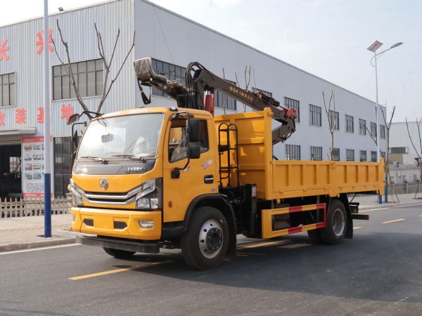 東風(fēng)多利卡D7單排上裝長興7.8米抓木機(jī)
