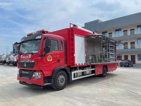 重汽豪沃被服洗滌車(chē)