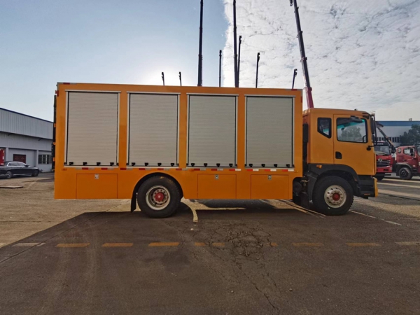 東風D9 裝備車