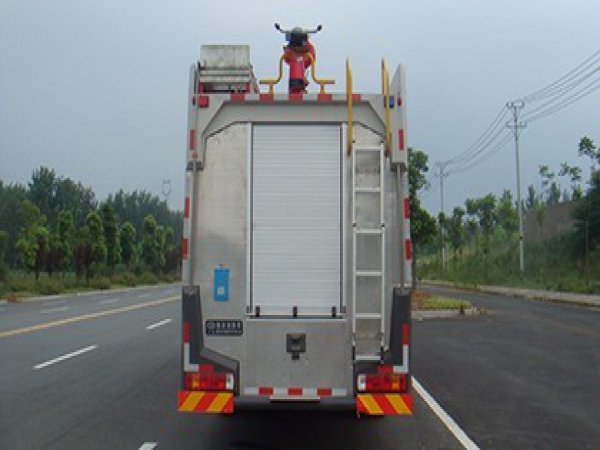 江特牌JDF5314GXFSG160型水罐消防車