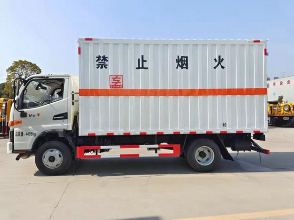 江淮危廢運輸車