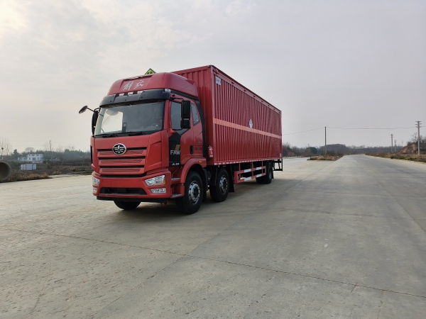 解放J6L 三軸雜項運輸車