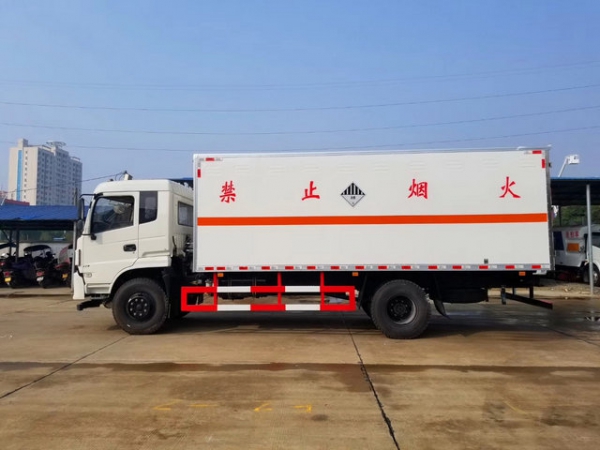 柳汽煙花爆竹運(yùn)輸車（6.6米）