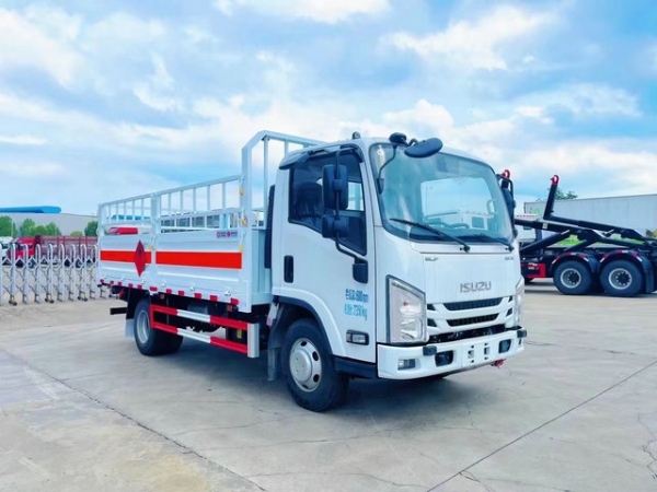 五十鈴高欄危險品車