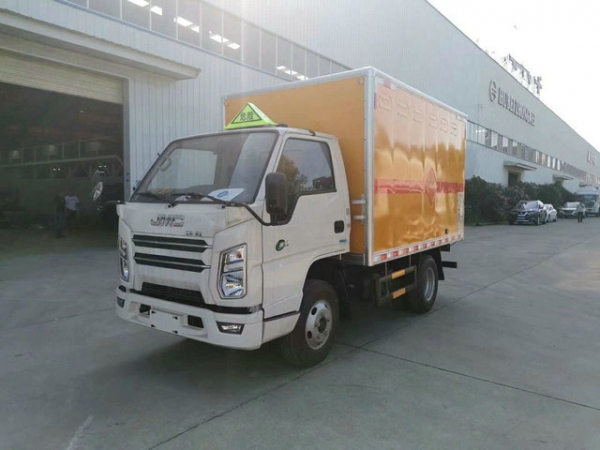 江鈴危爆器材運(yùn)輸車（3.1米）