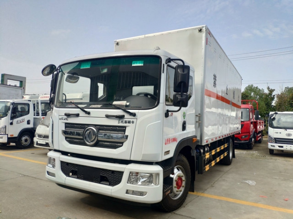 東風爆破器材運輸車（9.99噸）