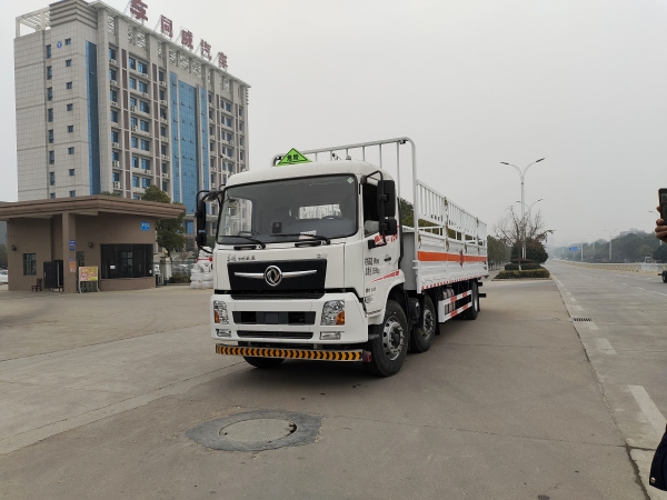 東風型D3V小三軸氣瓶運輸車