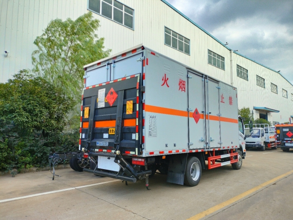 解放J6易燃氣體廂式運輸車