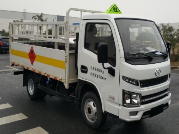 躍進(jìn)福運(yùn)S80氣瓶運(yùn)輸車（柴油版）