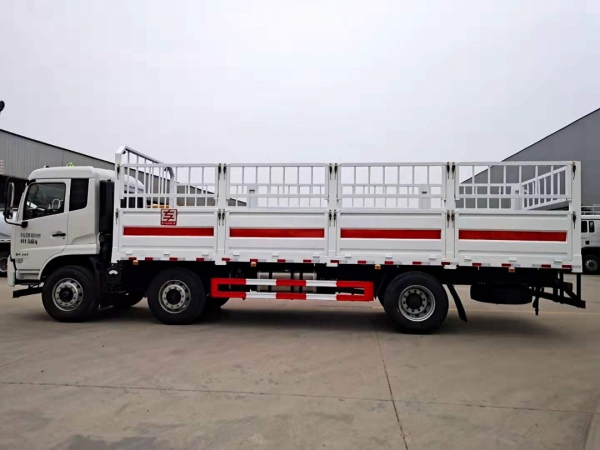 東風(fēng)天錦小三軸氣瓶運(yùn)輸車