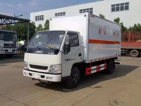江鈴煙花爆竹運(yùn)輸車(chē)（4.2米）