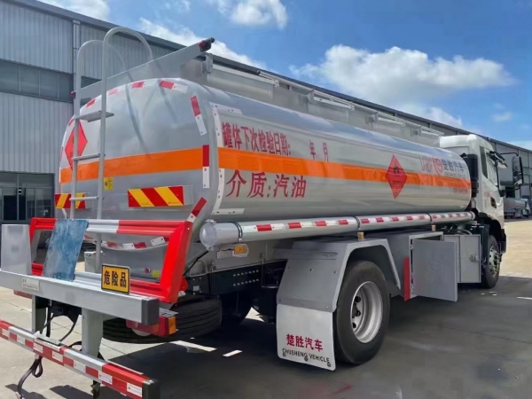 楚勝牌東風(fēng)天錦運油車