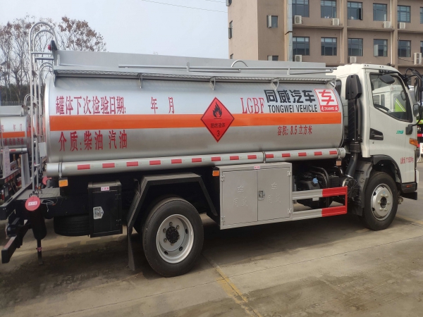 江淮駿鈴V7 8噸油罐車