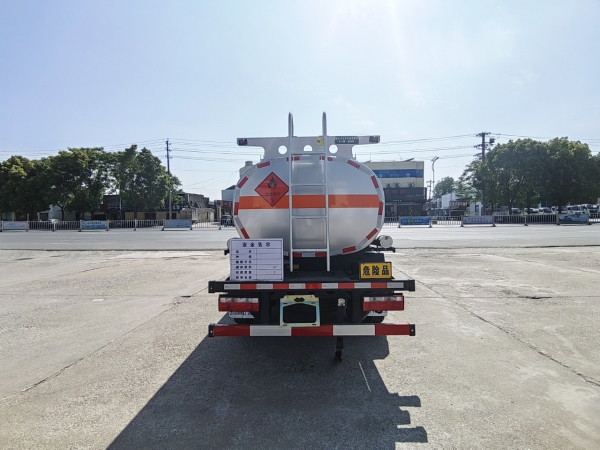 解放3600流動(dòng)加油車